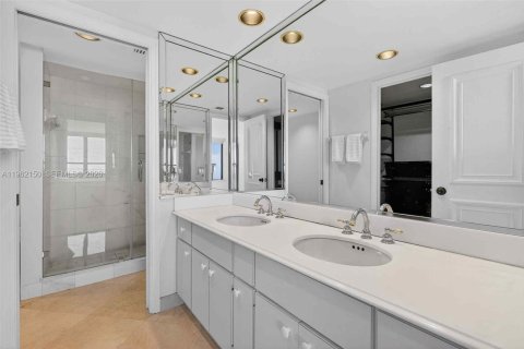 Copropriété à louer à Miami, Floride: 2 chambres, 174.84 m2 № 2023680 - photo 22