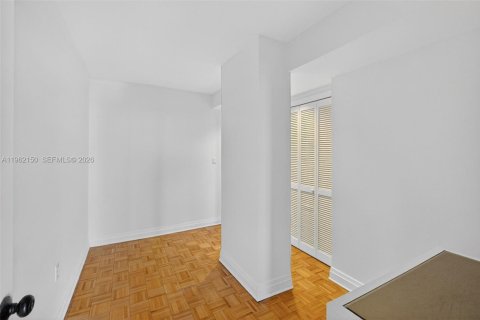 Copropriété à louer à Miami, Floride: 2 chambres, 174.84 m2 № 2023680 - photo 25
