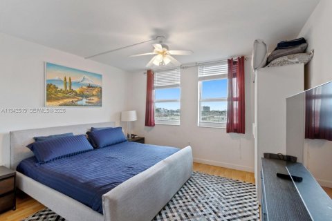 Condominio en venta en Miami Beach, Florida, 1 dormitorio, 68.75 m2 № 2000005 - foto 7