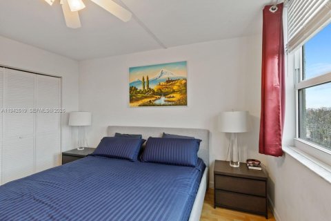 Condominio en venta en Miami Beach, Florida, 1 dormitorio, 68.75 m2 № 2000005 - foto 10