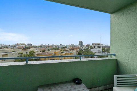 Condominio en venta en Miami Beach, Florida, 1 dormitorio, 68.75 m2 № 2000005 - foto 4