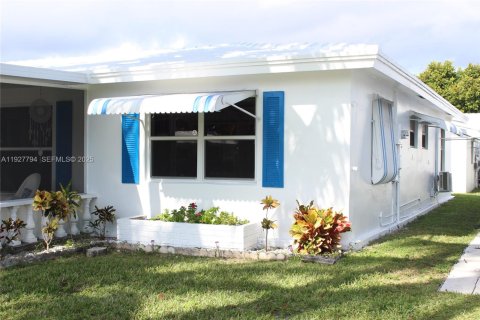 Casa en venta en Pompano Beach, Florida, 2 dormitorios, 129.51 m2 № 1987019 - foto 4