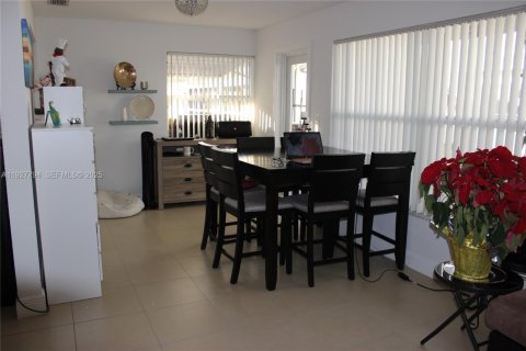 Casa en venta en Pompano Beach, Florida, 2 dormitorios, 129.51 m2 № 1987019 - foto 22