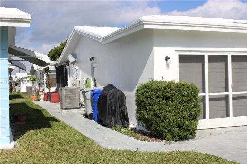 Casa en venta en Pompano Beach, Florida, 2 dormitorios, 129.51 m2 № 1987019 - foto 5
