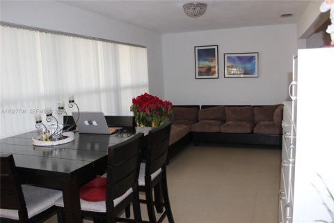 Casa en venta en Pompano Beach, Florida, 2 dormitorios, 129.51 m2 № 1987019 - foto 24