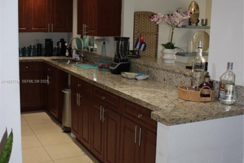 Casa en venta en Pompano Beach, Florida, 2 dormitorios, 129.51 m2 № 1987019 - foto 18