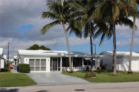 Casa en venta en Pompano Beach, Florida, 2 dormitorios, 129.51 m2 № 1987019 - foto 2