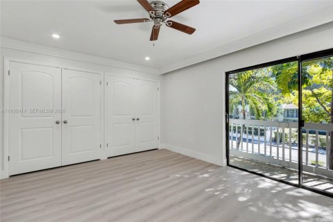 Adosado en venta en Miami, Florida, 2 dormitorios, 120.68 m2 № 2085824 - foto 15