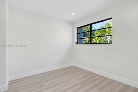Adosado en venta en Miami, Florida, 2 dormitorios, 120.68 m2 № 2085824 - foto 26
