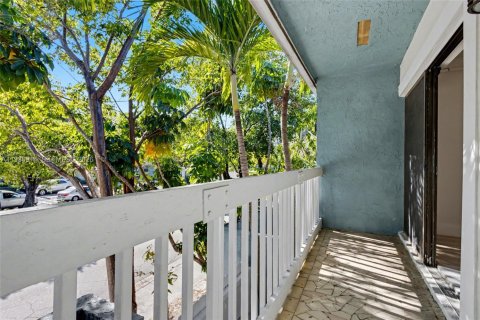 Adosado en venta en Miami, Florida, 2 dormitorios, 120.68 m2 № 2085824 - foto 25