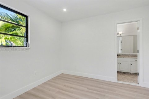 Adosado en venta en Miami, Florida, 2 dormitorios, 120.68 m2 № 2085824 - foto 28