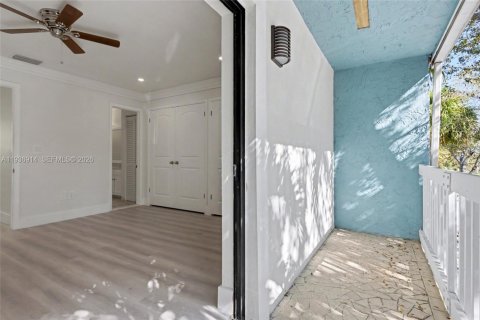 Adosado en venta en Miami, Florida, 2 dormitorios, 120.68 m2 № 2085824 - foto 23