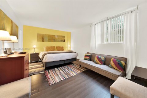 Купить кондоминиум в Холливуд, Флорида 2 спальни, 109.25м2, № 1956677 - фото 20