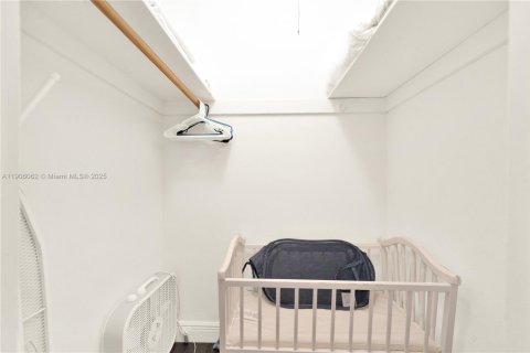 Купить кондоминиум в Холливуд, Флорида 2 спальни, 109.25м2, № 1956677 - фото 26