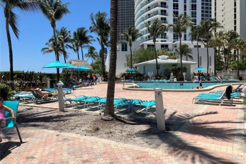 Купить кондоминиум в Холливуд, Флорида 2 спальни, 109.25м2, № 1956677 - фото 5