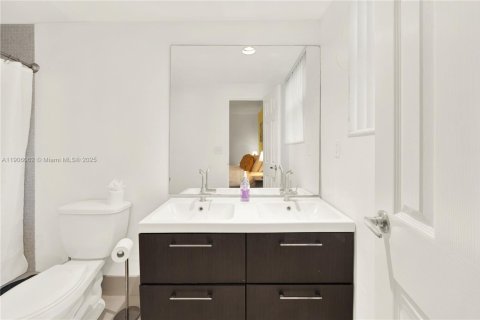 Купить кондоминиум в Холливуд, Флорида 2 спальни, 109.25м2, № 1956677 - фото 23