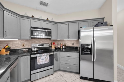 Villa ou maison à vendre à St. Lucie, Floride: 3 chambres, 191.29 m2 № 2383026 - photo 16