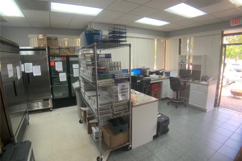 Commercial property in Largo, Florida 329.8 sq.m. № 214406 - photo 16
