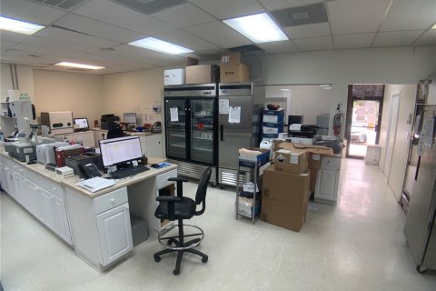 Commercial property in Largo, Florida 329.8 sq.m. № 214406 - photo 11