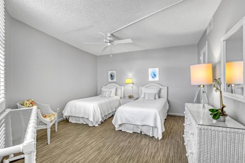 Condo in Riviera Beach, Florida, 2 bedrooms  № 2146393 - photo 24