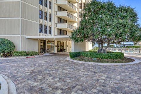 Condo in Riviera Beach, Florida, 2 bedrooms  № 2146393 - photo 3