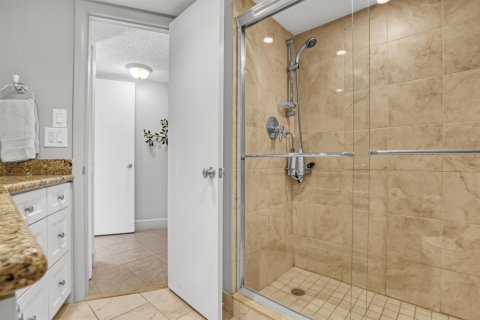 Condo in Riviera Beach, Florida, 2 bedrooms  № 2146393 - photo 28