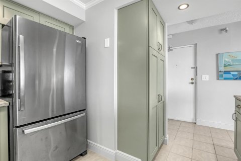 Condo in Riviera Beach, Florida, 2 bedrooms  № 2146393 - photo 9