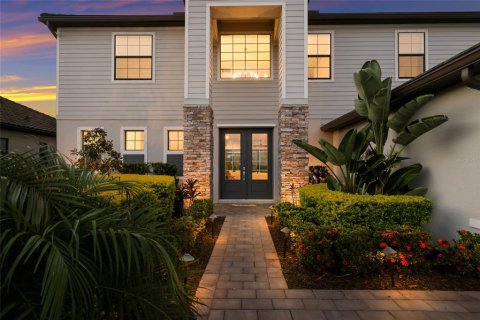 Casa en venta en Lakewood Ranch, Florida, 5 dormitorios, 372.54 m2 № 2093175 - foto 2