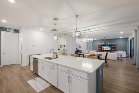 Casa en venta en Lakewood Ranch, Florida, 5 dormitorios, 372.54 m2 № 2093175 - foto 12
