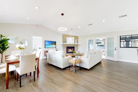 Casa en venta en Kissimmee, Florida, 3 dormitorios, 184.5 m2 № 1900201 - foto 6