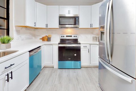 Casa en venta en Kissimmee, Florida, 3 dormitorios, 184.5 m2 № 1900201 - foto 13