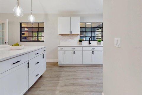 Casa en venta en Kissimmee, Florida, 3 dormitorios, 184.5 m2 № 1900201 - foto 14