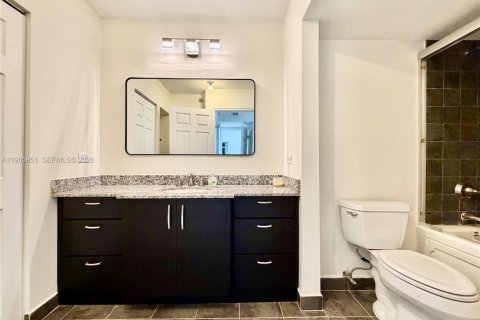 Condo in Aventura, Florida, 2 bedrooms  № 2027542 - photo 15