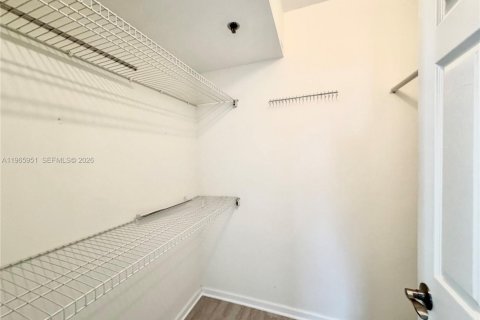 Condo in Aventura, Florida, 2 bedrooms  № 2027542 - photo 25