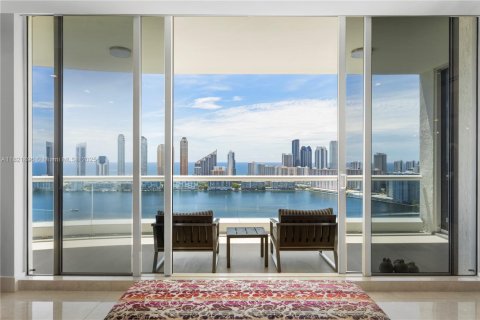 Condominio en venta en Aventura, Florida, 4 dormitorios, 402.36 m2 № 1937996 - foto 7