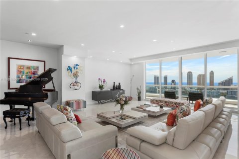 Condominio en venta en Aventura, Florida, 4 dormitorios, 402.36 m2 № 1937996 - foto 5