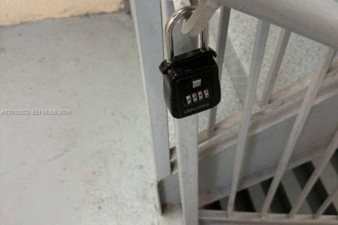 Снять в аренду кондоминиум в Майами, Флорида 2 спальни, 80.64м2, № 2067724 - фото 15