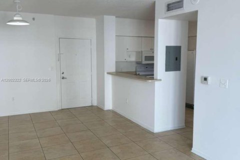 Снять в аренду кондоминиум в Майами, Флорида 2 спальни, 80.64м2, № 2067724 - фото 6