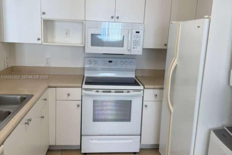 Снять в аренду кондоминиум в Майами, Флорида 2 спальни, 80.64м2, № 2067724 - фото 7