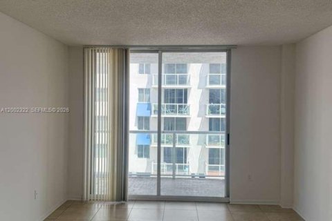 Снять в аренду кондоминиум в Майами, Флорида 2 спальни, 80.64м2, № 2067724 - фото 5