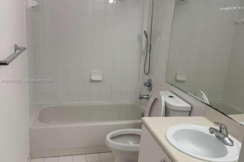 Снять в аренду кондоминиум в Майами, Флорида 2 спальни, 80.64м2, № 2067724 - фото 12