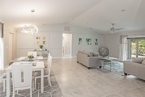 Villa ou maison à vendre à Punta Gorda, Floride: 3 chambres, 144.18 m2 № 2210223 - photo 4