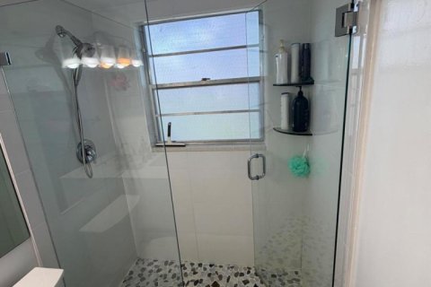 Купить кондоминиум в Дирфилд-Бич, Флорида 3 комнаты, 65.03м2, № 2083336 - фото 16
