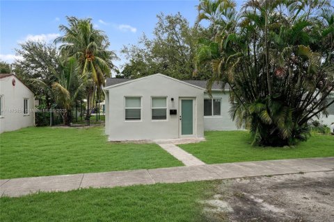 Casa en venta en Hollywood, Florida, 2 dormitorios, 80.08 m2 № 1926897 - foto 2