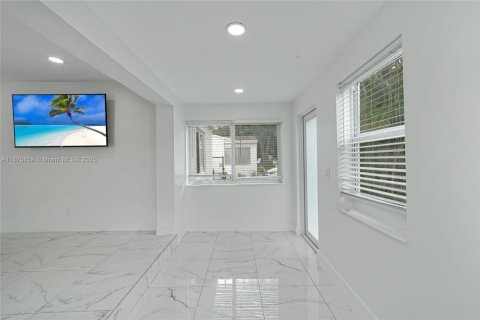 Casa en venta en Hollywood, Florida, 2 dormitorios, 80.08 m2 № 1926897 - foto 10