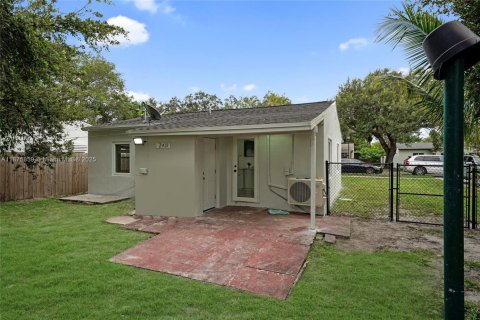 Casa en venta en Hollywood, Florida, 2 dormitorios, 80.08 m2 № 1926897 - foto 13