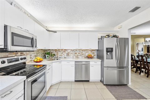 Купить кондоминиум в Коконат Крик, Флорида 1 комната, 99.41м2, № 1980268 - фото 1