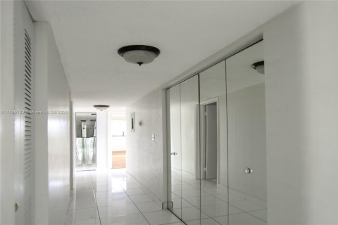 Copropriété à vendre à Tamarac, Floride: 2 chambres, 97.55 m2 № 1961207 - photo 11