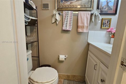 Condo in Tamarac, Florida, 1 bedroom  № 2027329 - photo 4