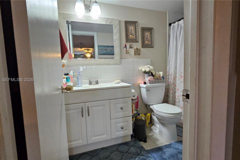 Condo in Tamarac, Florida, 1 bedroom  № 2027329 - photo 15